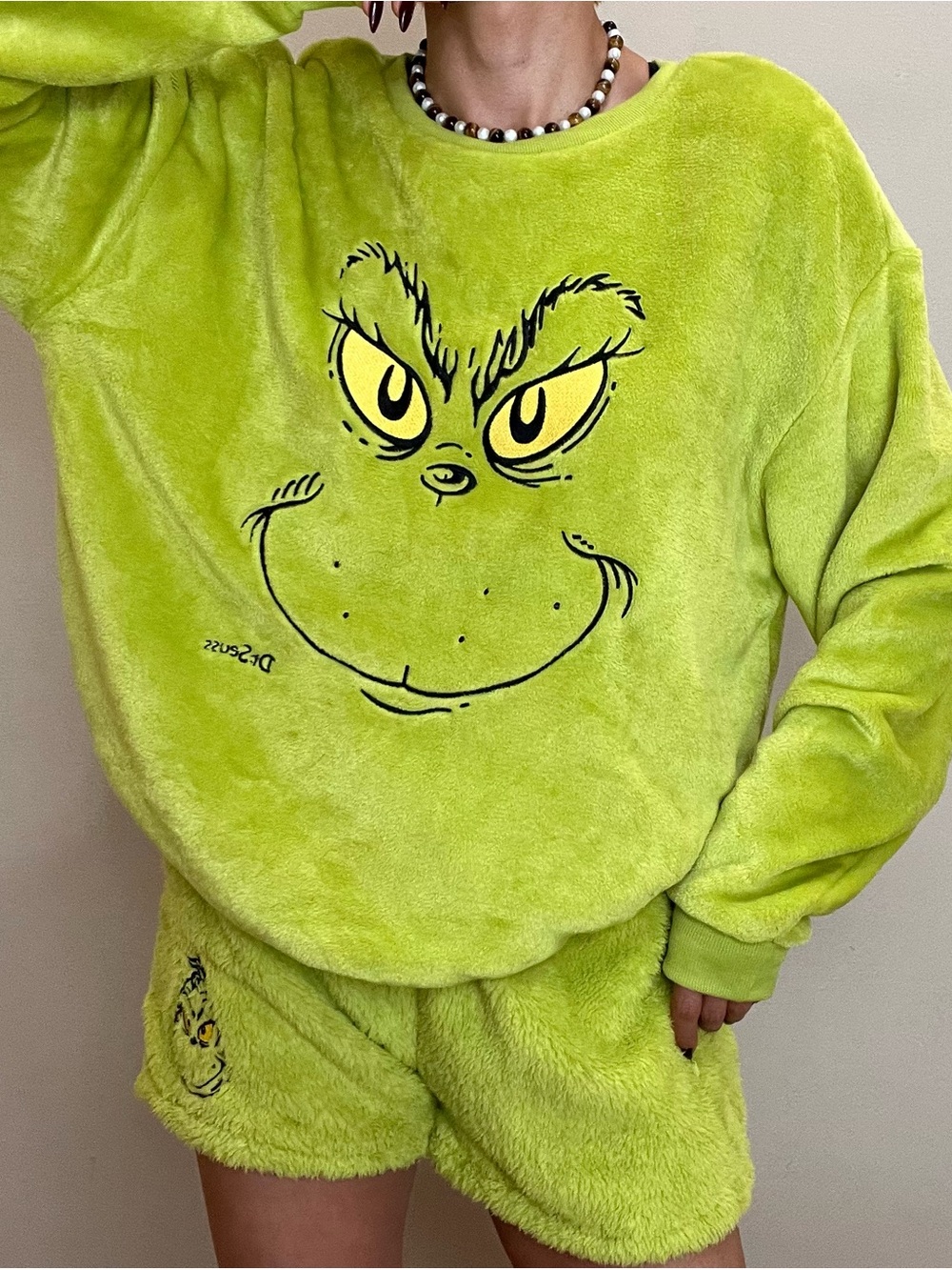 Brand New oversized sweater shirt only size XL